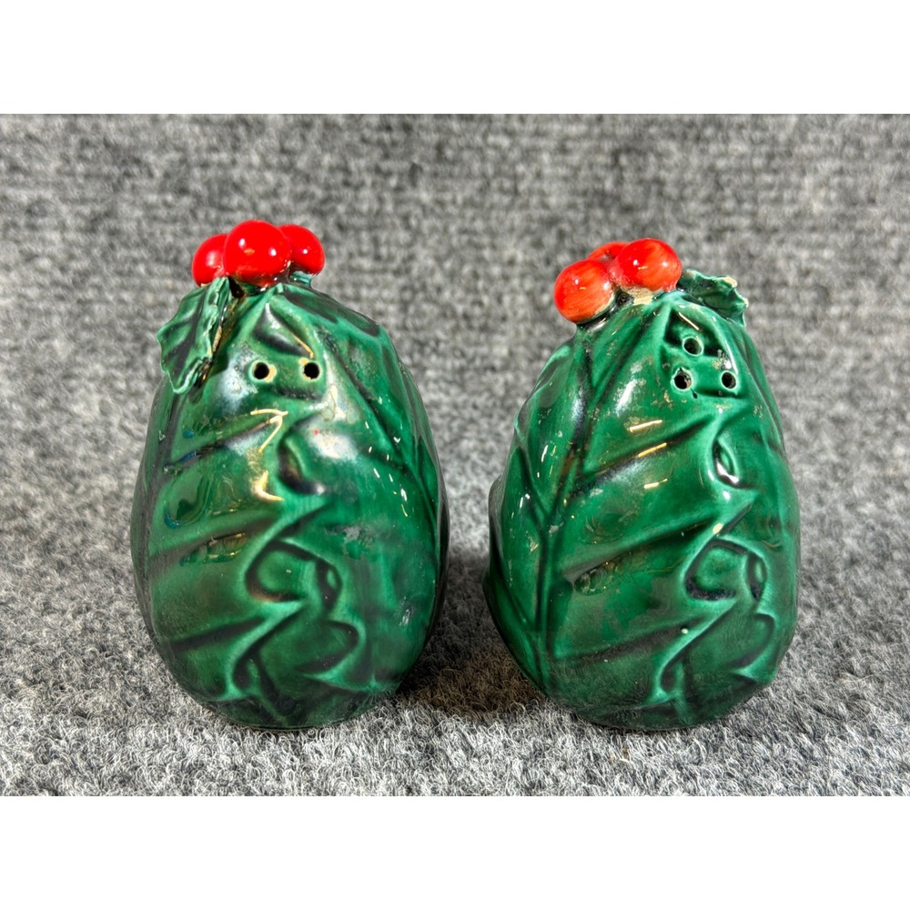 Vintage Lefton Holly Berry Salt and Pepper Shakers Christmas Green Red Ceramic